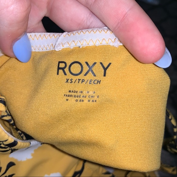 Never worn Roxy bikini top. - Picture 3 of 8